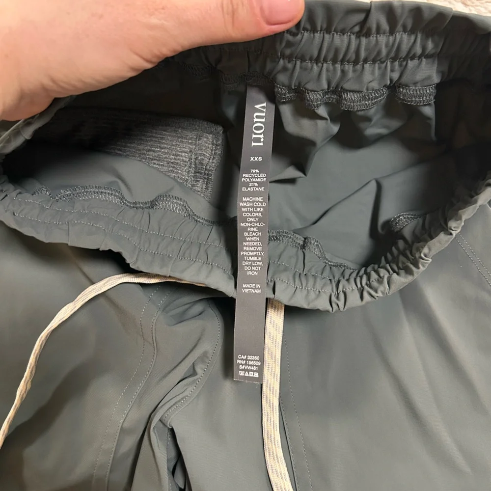 Vuori- Joggers- women’s XXS - Picture 3 of 5